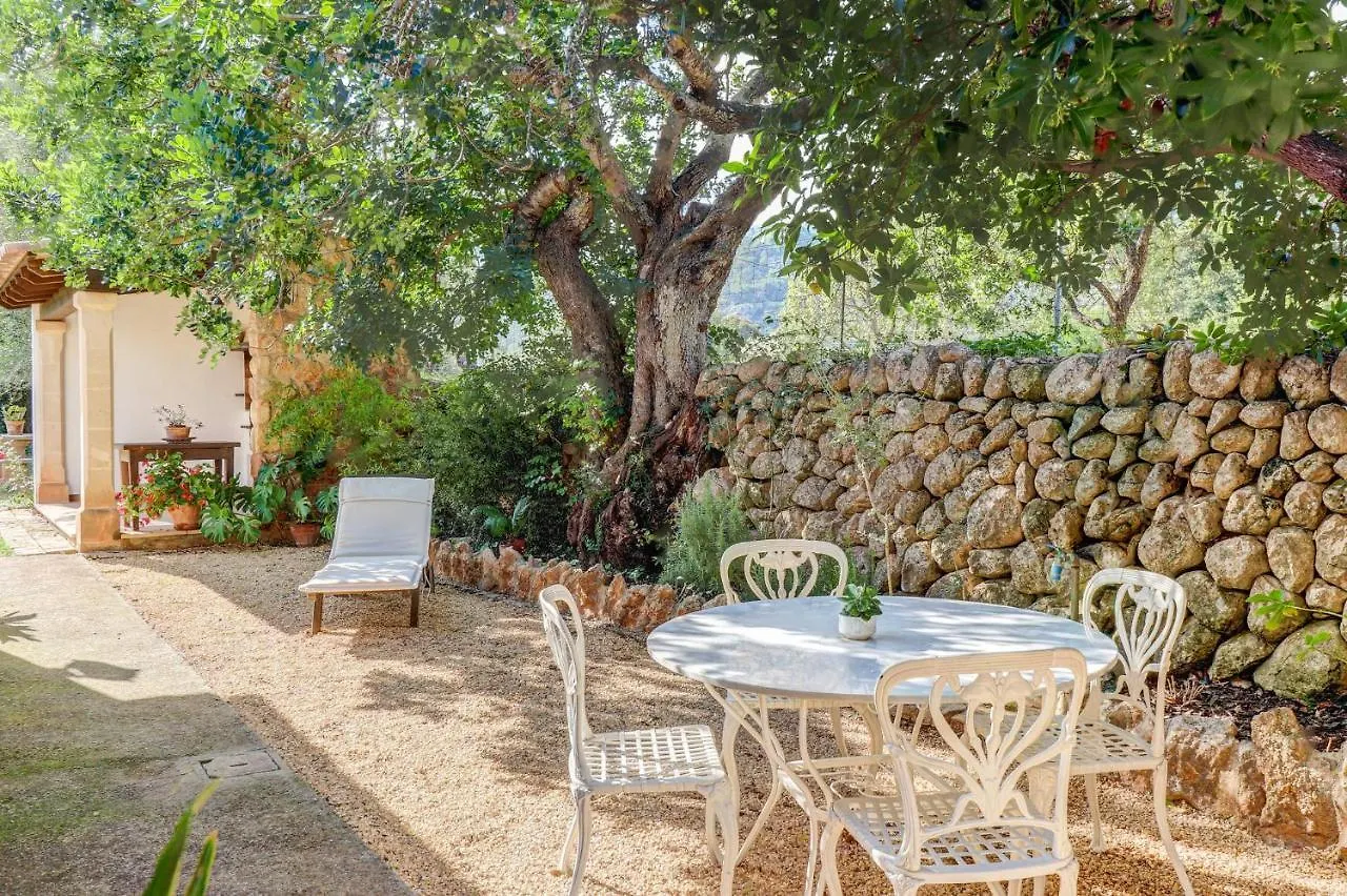 Escapada Romantica Villa Pollenca Spain